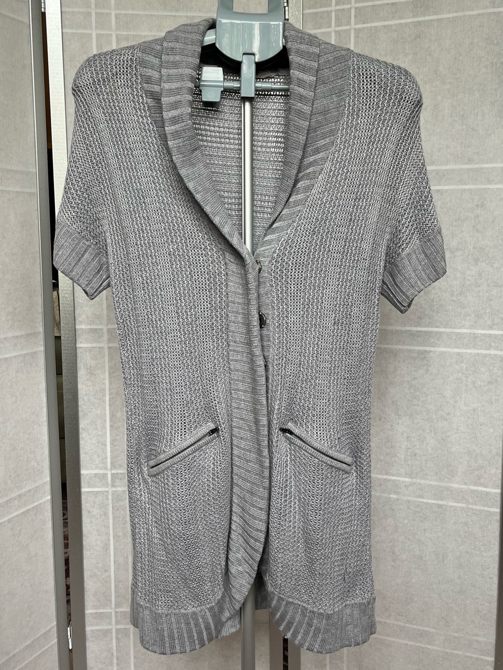 Athleta Grey Open Front Snap Cardigan Lightweight Short Sleeve Sweater Size M
